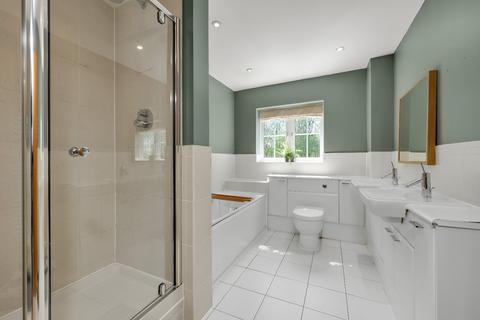 4 Boundary Park, Weybridge, KT13 9RR