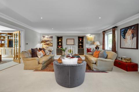 4 Boundary Park, Weybridge, KT13 9RR