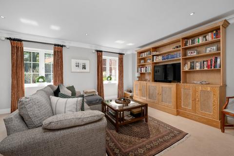 4 Boundary Park, Weybridge, KT13 9RR