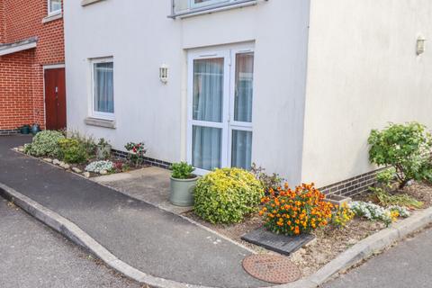 1 bedroom flat for sale, Seafront, Hayling Island