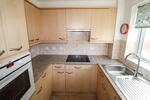 1 bedroom flat for sale, Seafront, Hayling Island