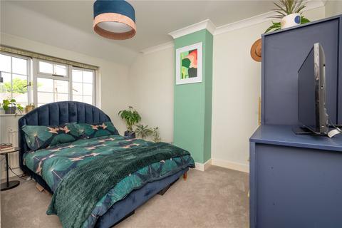 35 Coombes Road, London Colney, St Albans, AL2 1NB