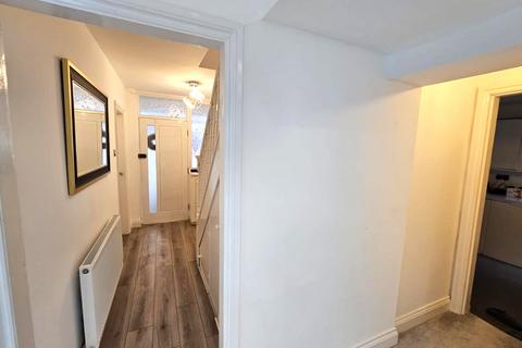 4 bedroom semi-detached house for sale, Repton Road, Wigston, Leicester LE18