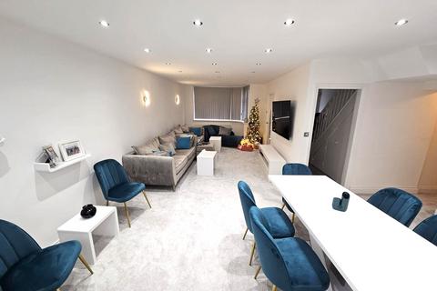 4 bedroom semi-detached house for sale, Repton Road, Wigston, Leicester LE18