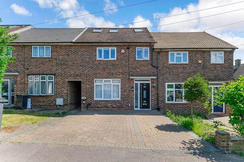 36 Mannock Drive, Loughton, IG10 2JB