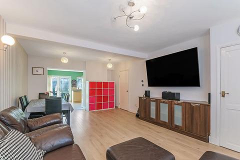 36 Mannock Drive, Loughton, IG10 2JB