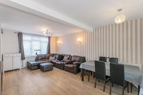 36 Mannock Drive, Loughton, IG10 2JB