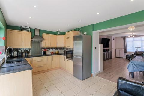 36 Mannock Drive, Loughton, IG10 2JB