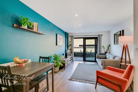 1 bedroom apartment for sale, Royal Carriage Mews, London