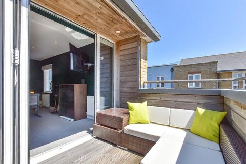 3 bedroom end of terrace house for sale, Cannon Street, Deal, Kent