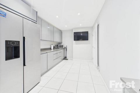 48 Viola Avenue, Feltham, TW14 0EW