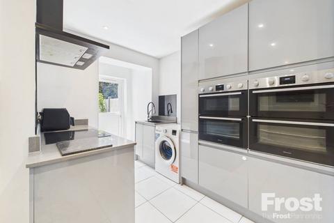 48 Viola Avenue, Feltham, TW14 0EW