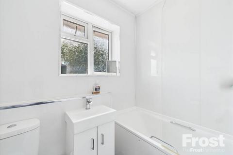 48 Viola Avenue, Feltham, TW14 0EW