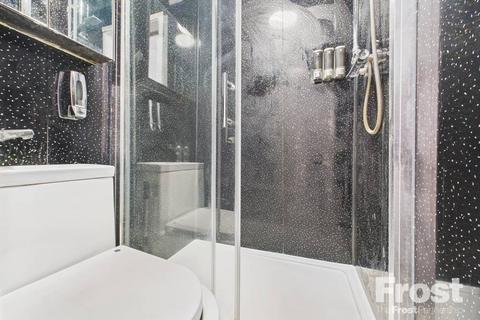 48 Viola Avenue, Feltham, TW14 0EW