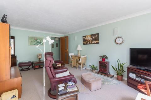 2 bedroom flat for sale, Fairfield Road, East Grinstead RH19