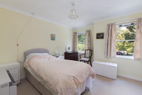 2 bedroom flat for sale, Fairfield Road, East Grinstead RH19