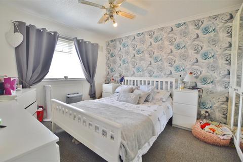 3 bedroom link detached house for sale, Amberley Road, Slough
