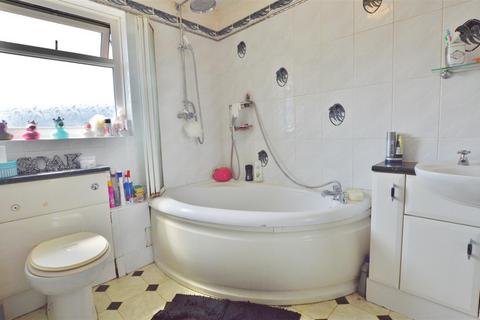 3 bedroom link detached house for sale, Amberley Road, Slough