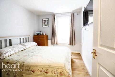 2 bedroom apartment for sale, Orchard Court Sydenham Road, LONDON