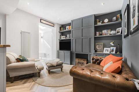 13 Dean Road, Hounslow, TW3 2EY