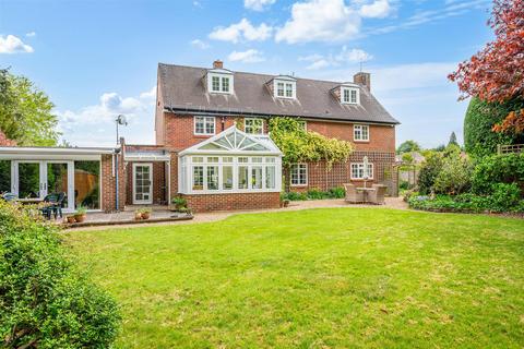 5 bedroom detached house for sale, Wonford Close, Walton On The Hill,