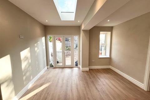 3 bedroom terraced house for sale, James Street, Macclesfield