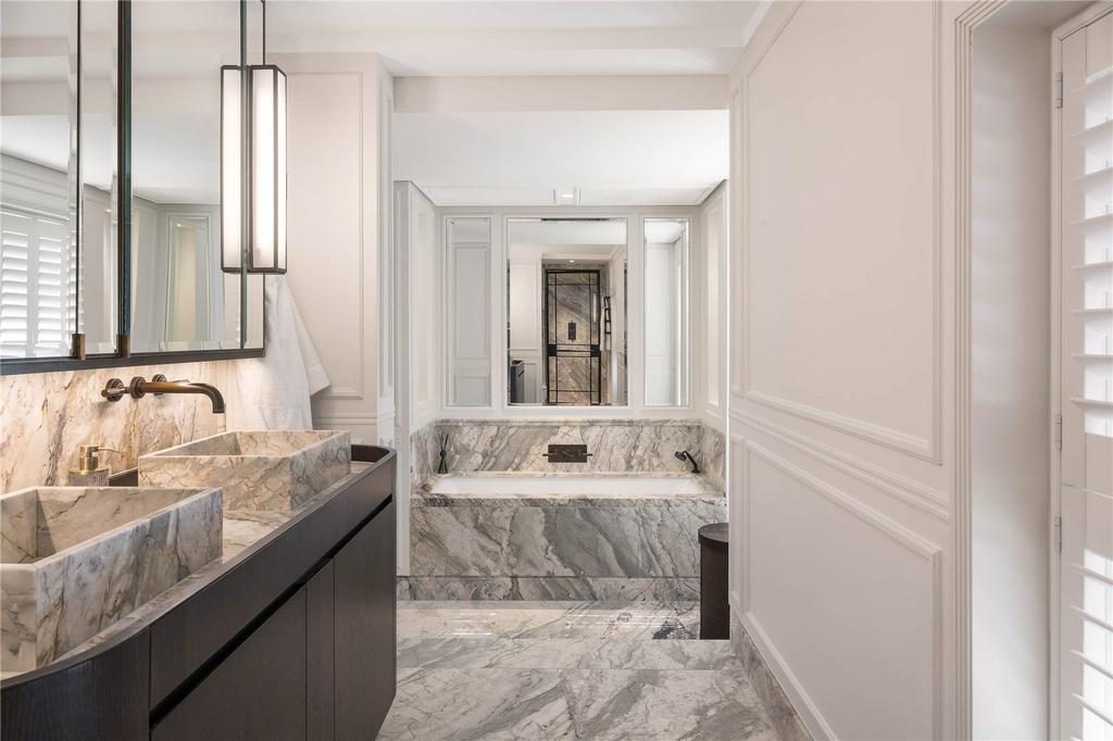 En Suite Bathroom