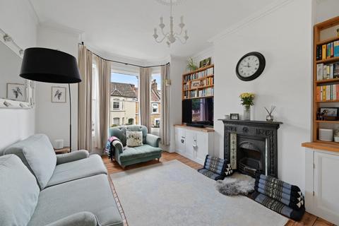 The Upper Flat, 10 Woodland Hill, London, SE19 1NY