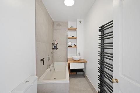 The Upper Flat, 10 Woodland Hill, London, SE19 1NY
