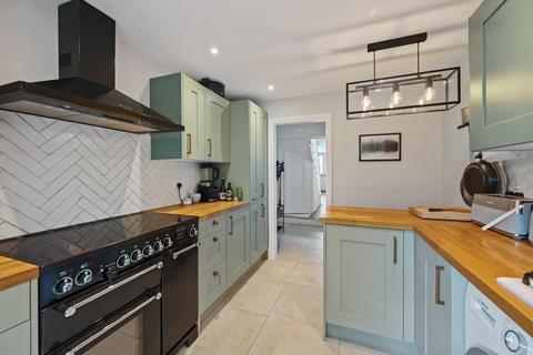 The Upper Flat, 10 Woodland Hill, London, SE19 1NY