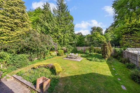 4 Beech Close, Thruxton, Andover, SP11 8NB