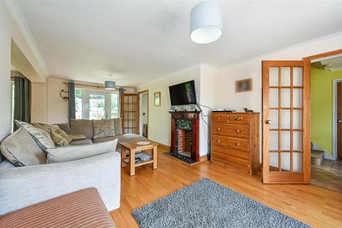 4 Beech Close, Thruxton, Andover, SP11 8NB