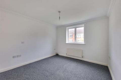 2 bedroom flat for sale, Neal Court, Dagenham