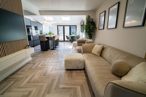 85 Maypole Lane, Birmingham, B14 5JS