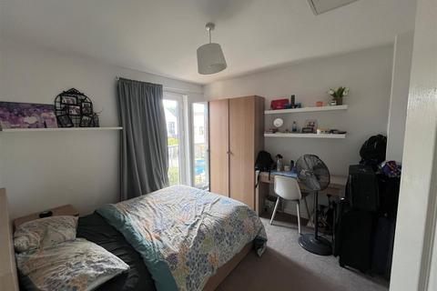 28 Oregon Close, Manchester, M13 9SA
