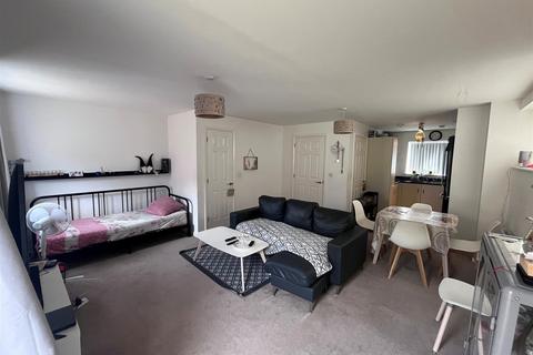 28 Oregon Close, Manchester, M13 9SA
