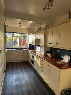 3 bedroom semi-detached house to rent, Aylesbury HP21