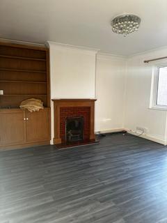 3 bedroom semi-detached house to rent, Aylesbury HP21