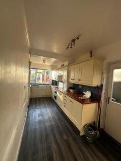 3 bedroom semi-detached house to rent, Aylesbury HP21