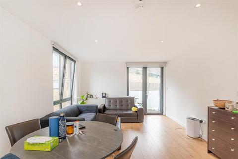 2 bedroom flat for sale, Annabel Close, London