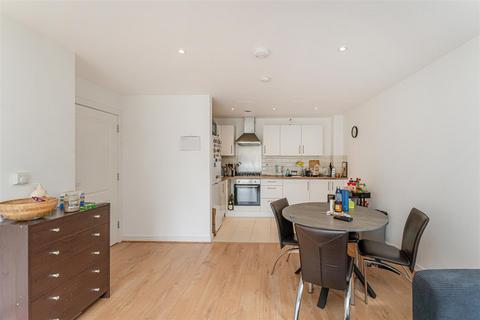 2 bedroom flat for sale, Annabel Close, London