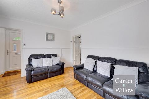 3 bedroom end of terrace house for sale, Cannington Road, Dagenham, Essex