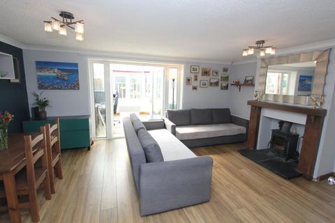 33 Eagle Road, St Athan, Barry, CF62 4NR