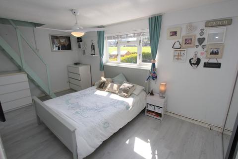 33 Eagle Road, St Athan, Barry, CF62 4NR