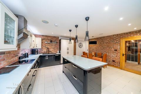 undefined, Watling Street, Cannock WS11