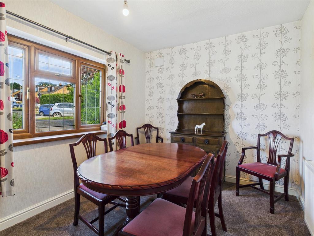 Dining Room/Bed 3