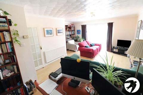 21 Regent Square, Belvedere, DA17 6EP