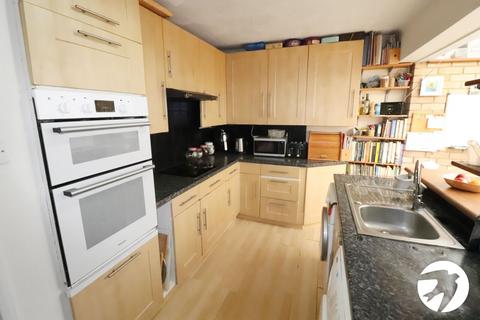 21 Regent Square, Belvedere, DA17 6EP