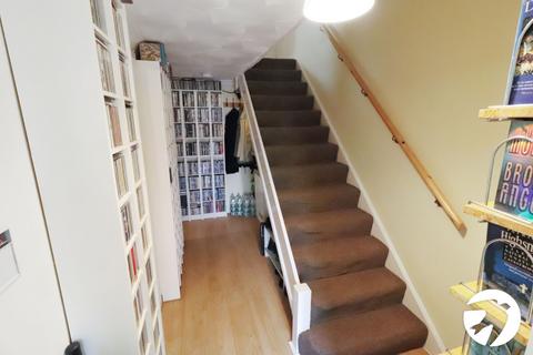 21 Regent Square, Belvedere, DA17 6EP
