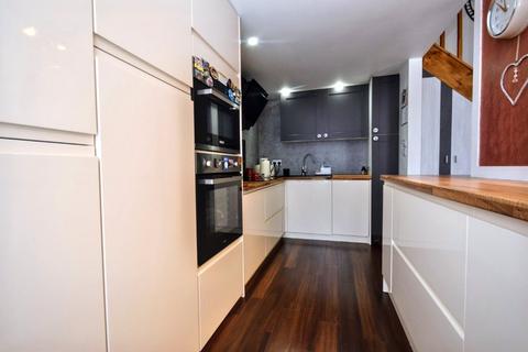 12 Heddle Rise, Wakefield, WF2 9UF